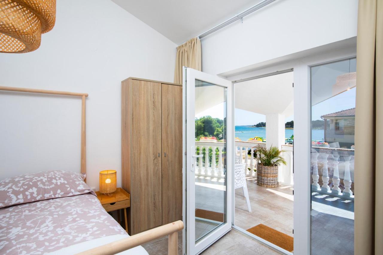 Apartments And Rooms Jakic Medulin Extérieur photo