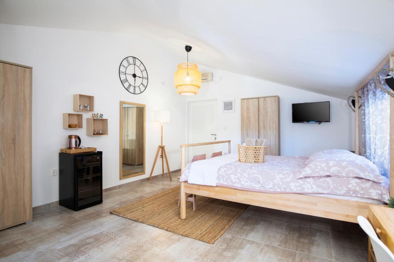 Apartments And Rooms Jakic Medulin Extérieur photo