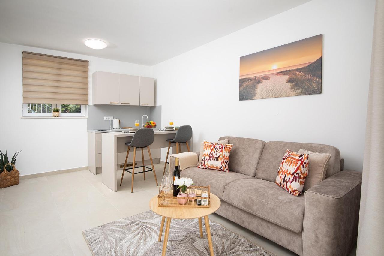 Apartments And Rooms Jakic Medulin Extérieur photo
