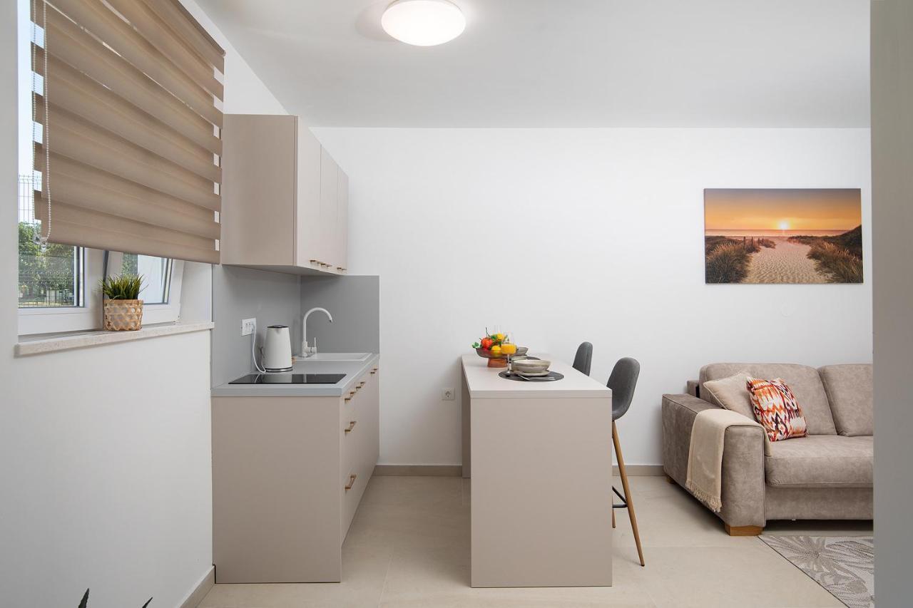 Apartments And Rooms Jakic Medulin Extérieur photo