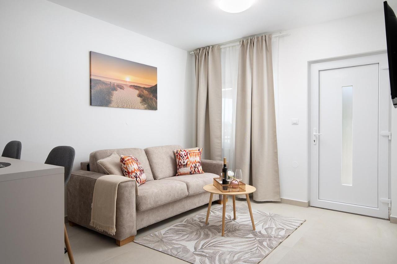 Apartments And Rooms Jakic Medulin Extérieur photo