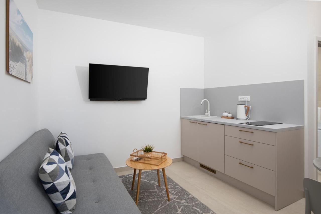 Apartments And Rooms Jakic Medulin Extérieur photo