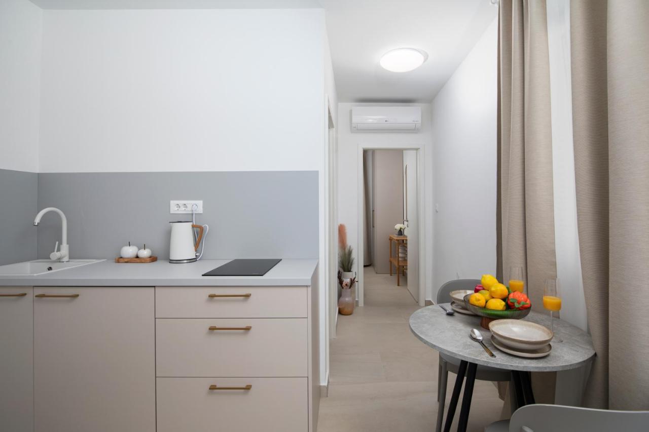 Apartments And Rooms Jakic Medulin Extérieur photo